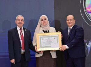 الوزير الأول يشرف على مراسم حفل توزيع جائزة رئيس الجمهورية للأدب واللغة العربية