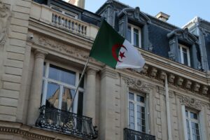 سفارة الجزائر بفرنسا تدين الاعتداء على الجناح الجزائري بمقر اليونسكو