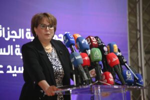 وزيرة الثقافة تُعلن وقف ومنع الأنشطة الاحتفالية عبر الوطن