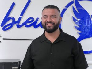 من الغربة إلى الاستثمار في الجزائر.. إلياس يراهن على تنويع المشاريع وصناعة مسار جديد